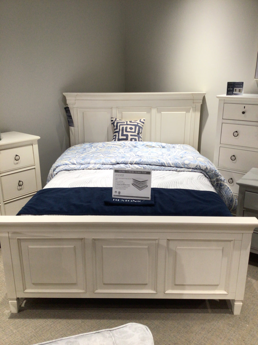 Summer Hill Queen Bed