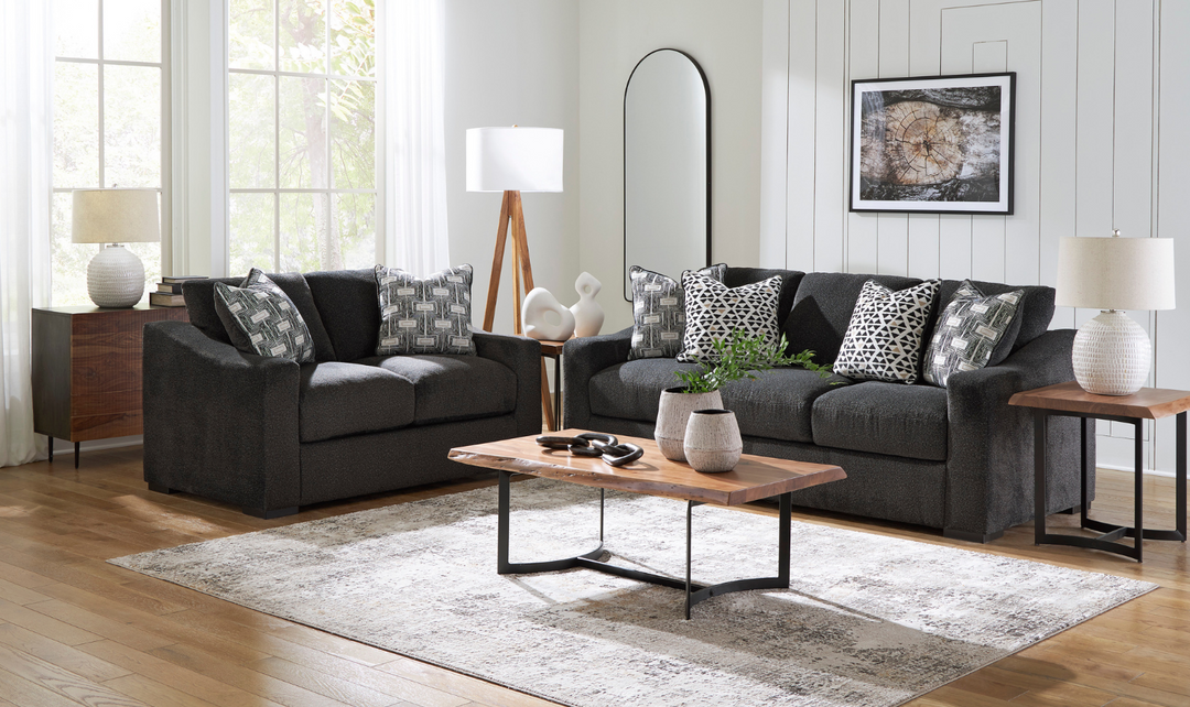 Wryenlynn Living Room Set With Accent pillows