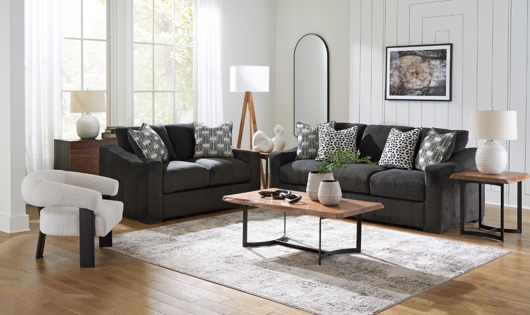 Wryenlynn Living Room Set With Accent pillows