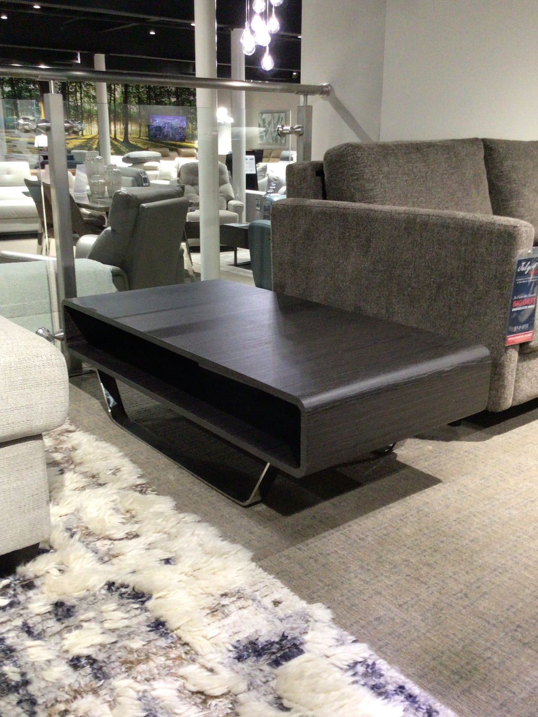 Leahyco Italia 136A coffee table