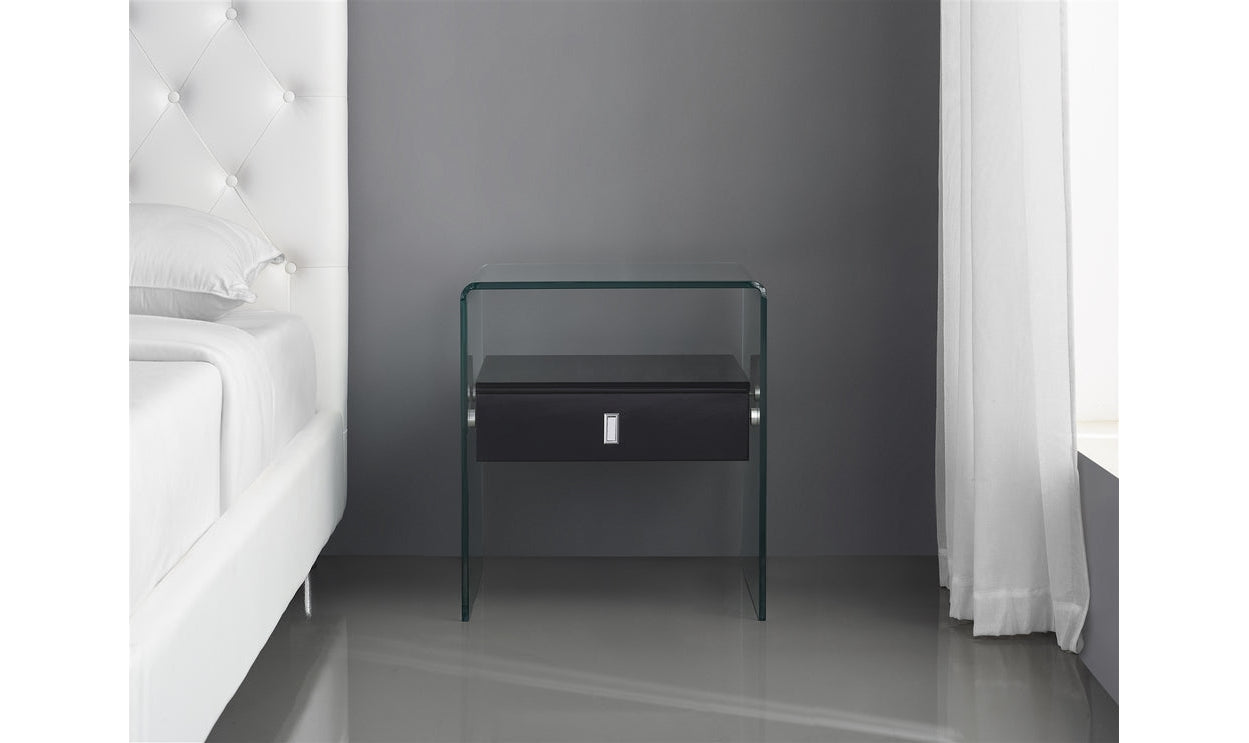 Bari end table in high gloss