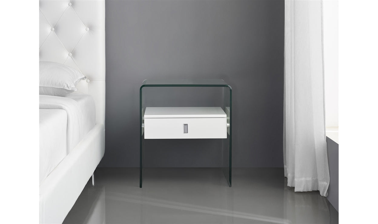 Bari end table in high gloss