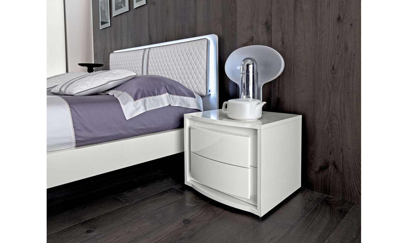 Dama Bianca Nightstand-Nightstands-Leahyco