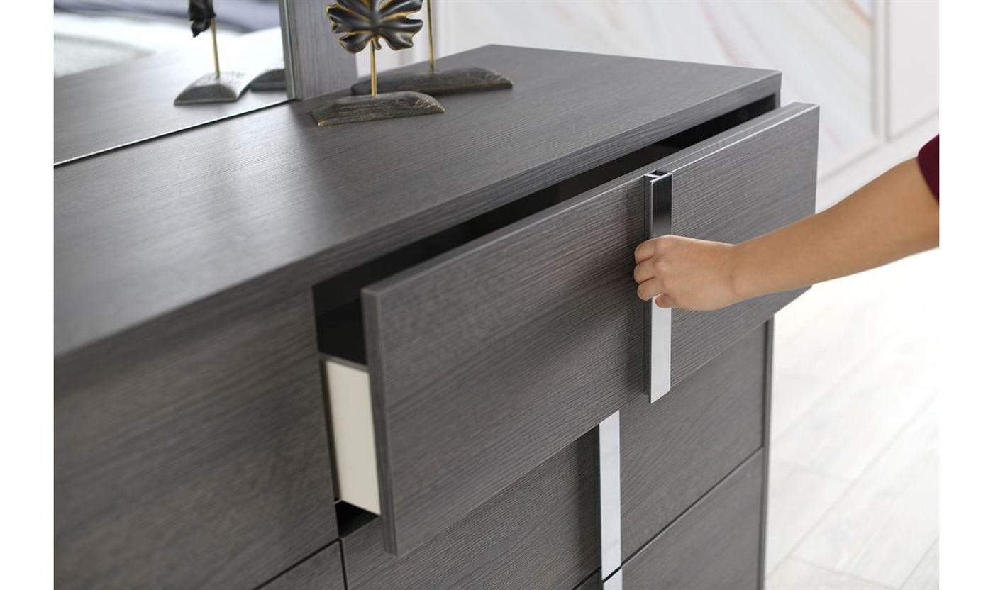 Giulia Dresser-Dressers-Leahyco