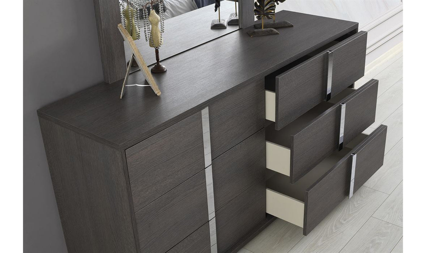 Giulia Dresser-Dressers-Leahyco