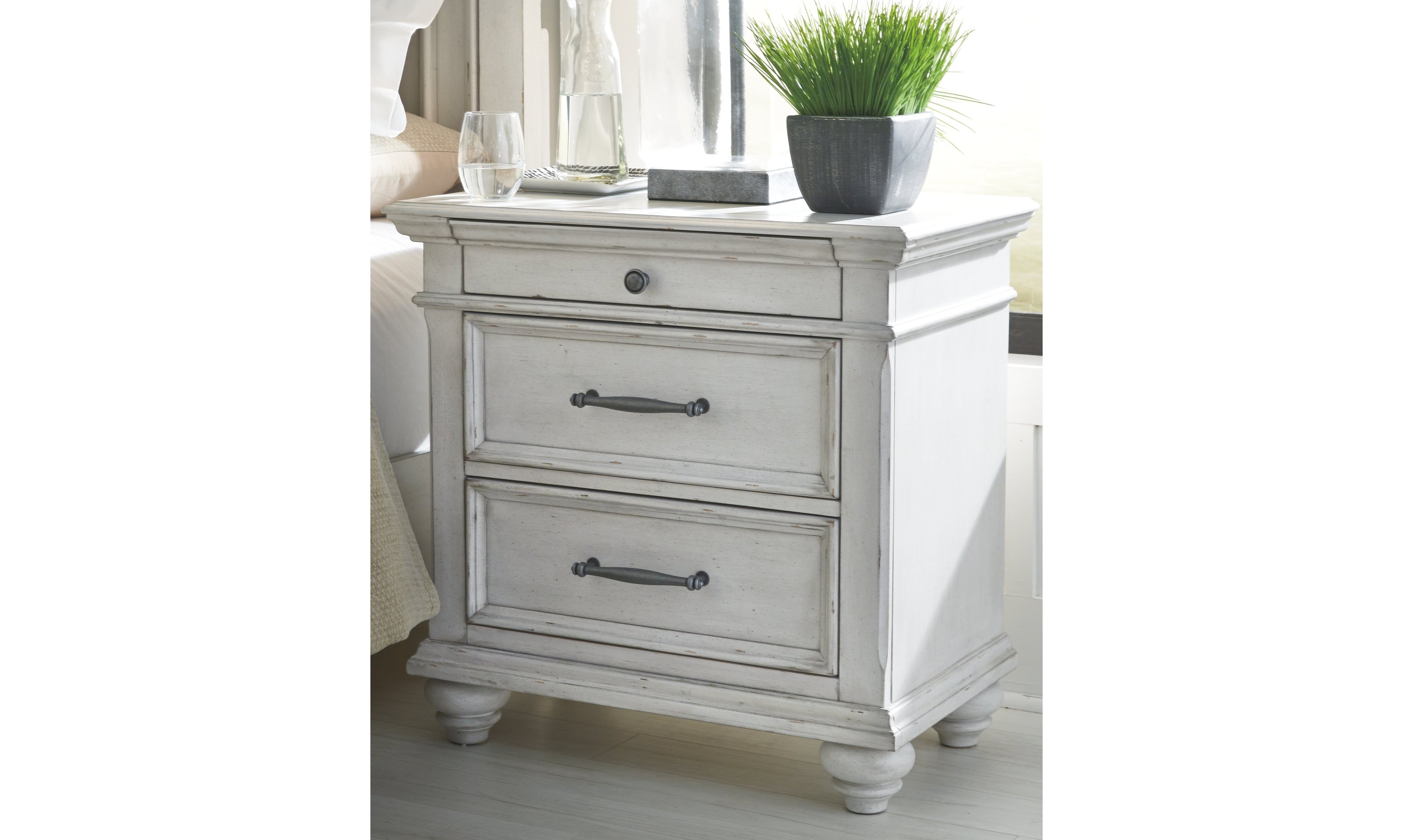 Kanwyn Nightstand-Nightstands-Leahyco