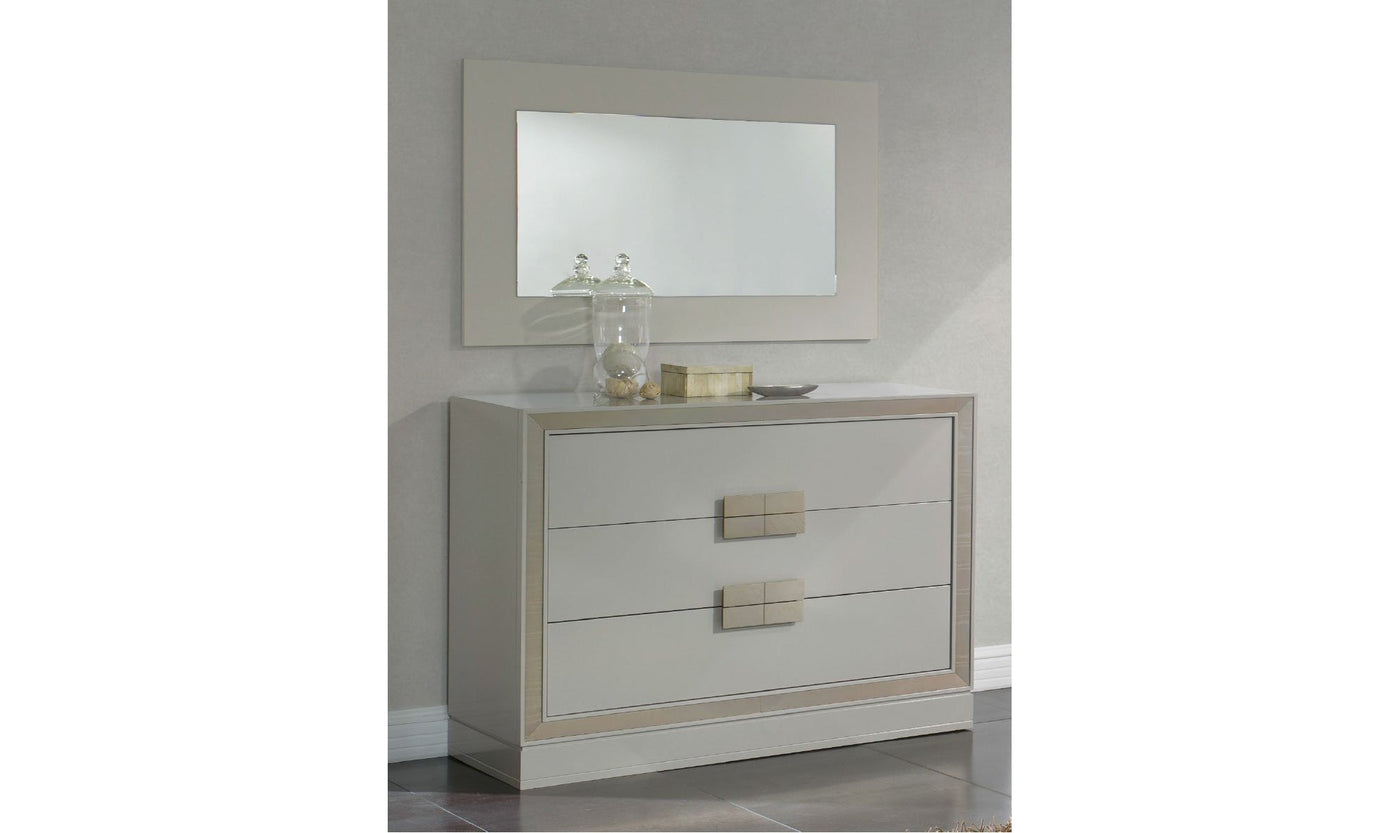 Monica Mirror-Mirrors-Leahyco