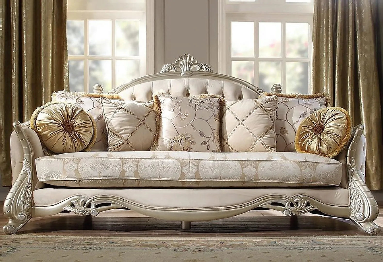 Daphne Loveseat