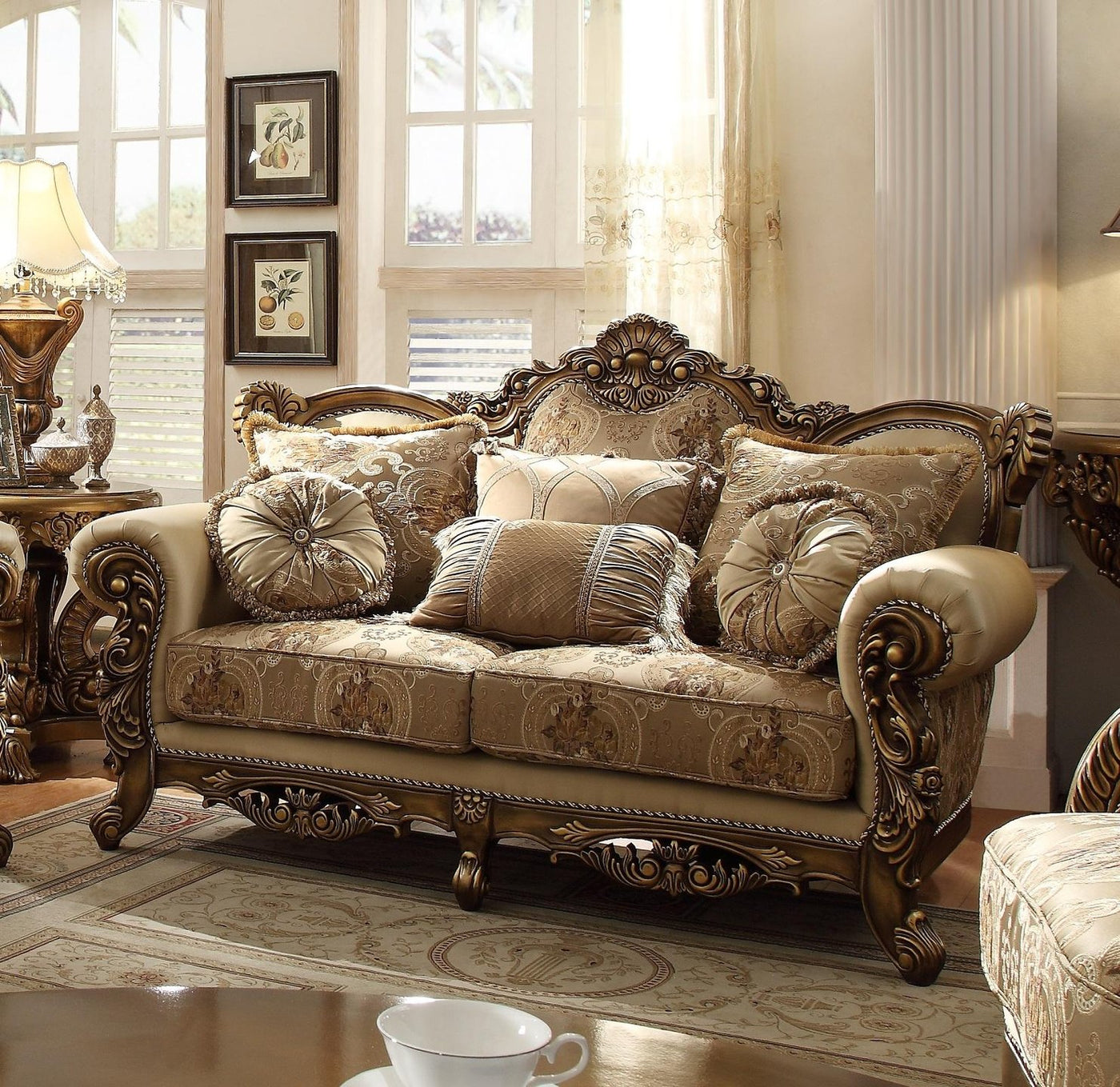 Hendra Loveseat