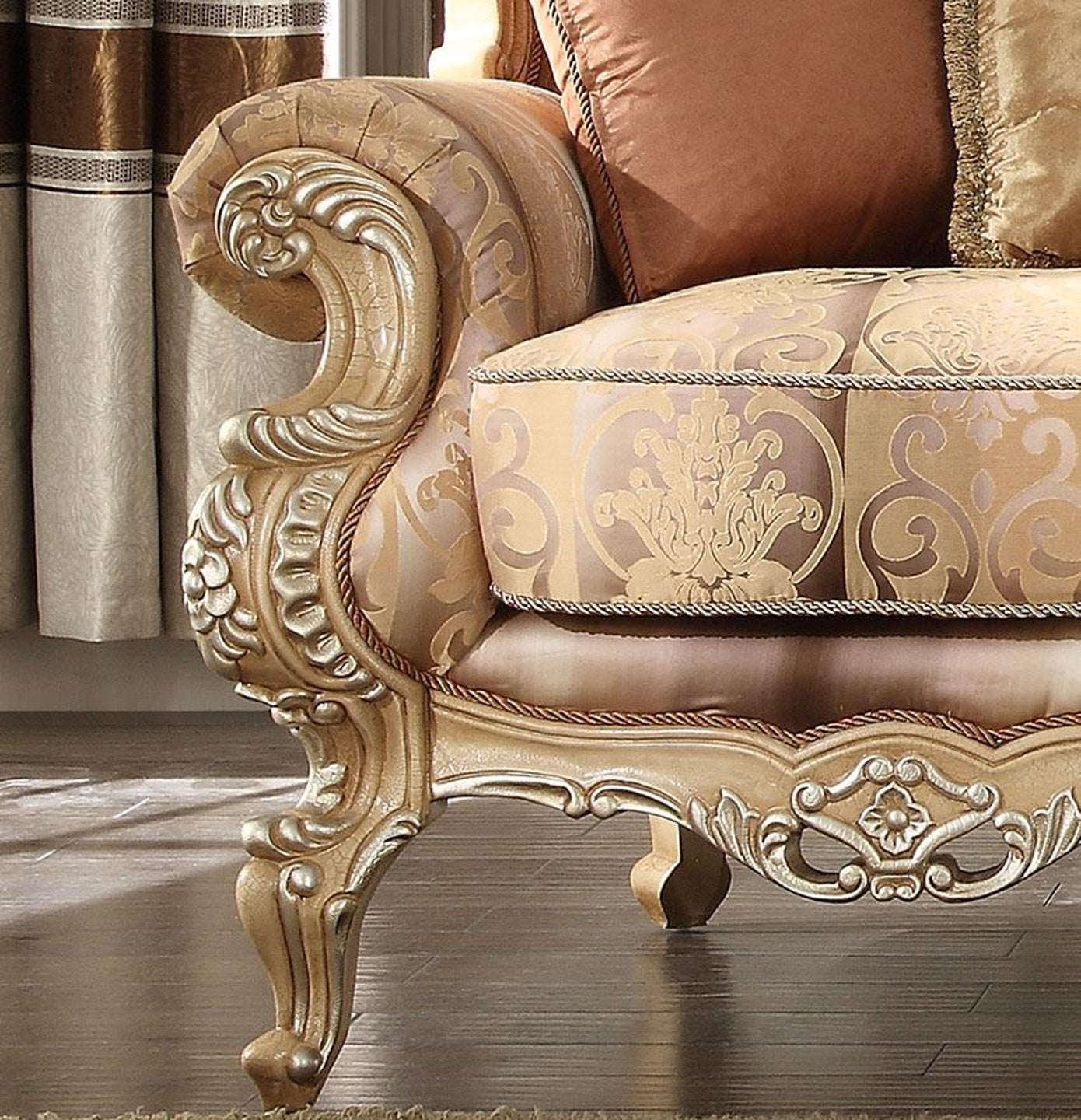 Balmoral Loveseat